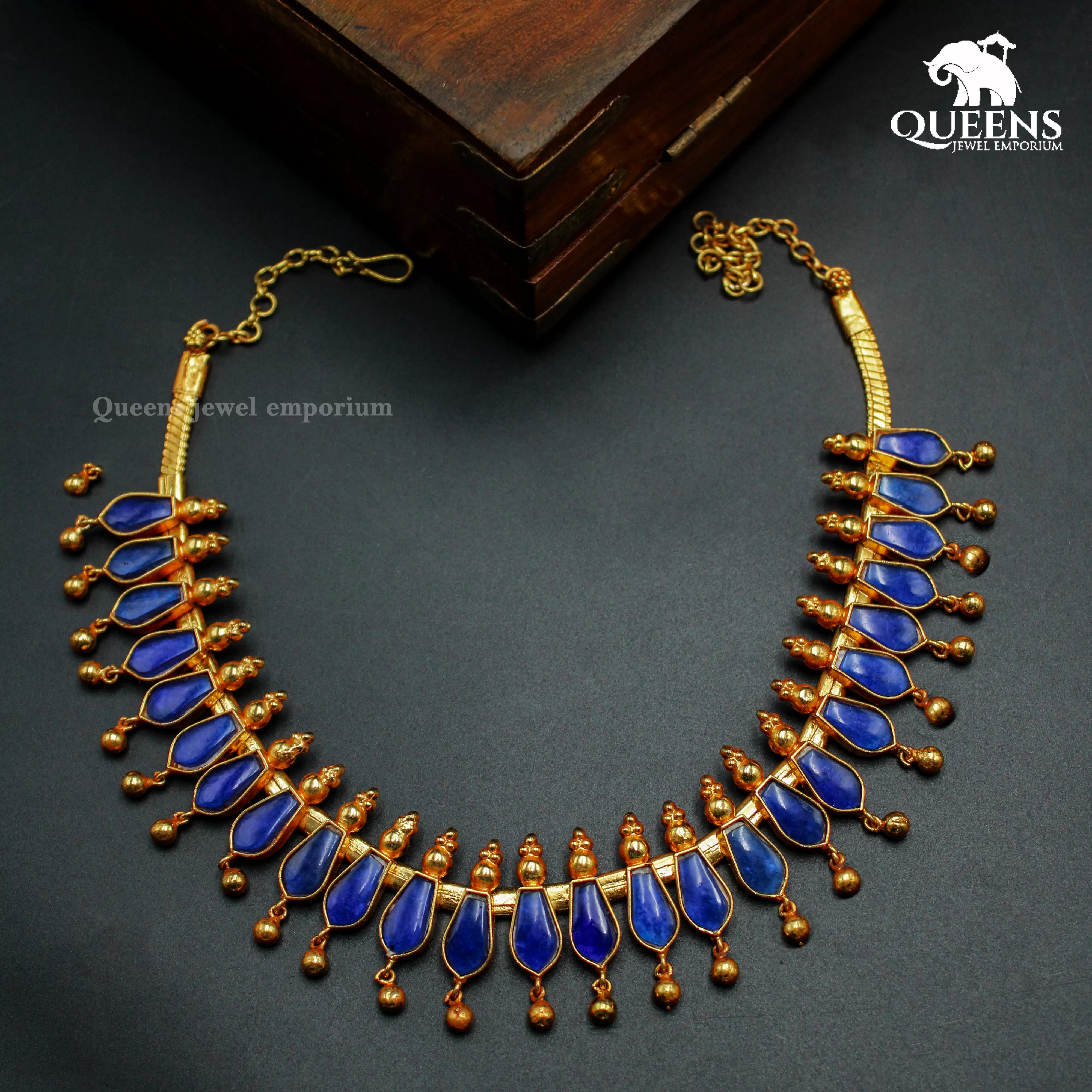 AISHANI BLUE NECKLACE